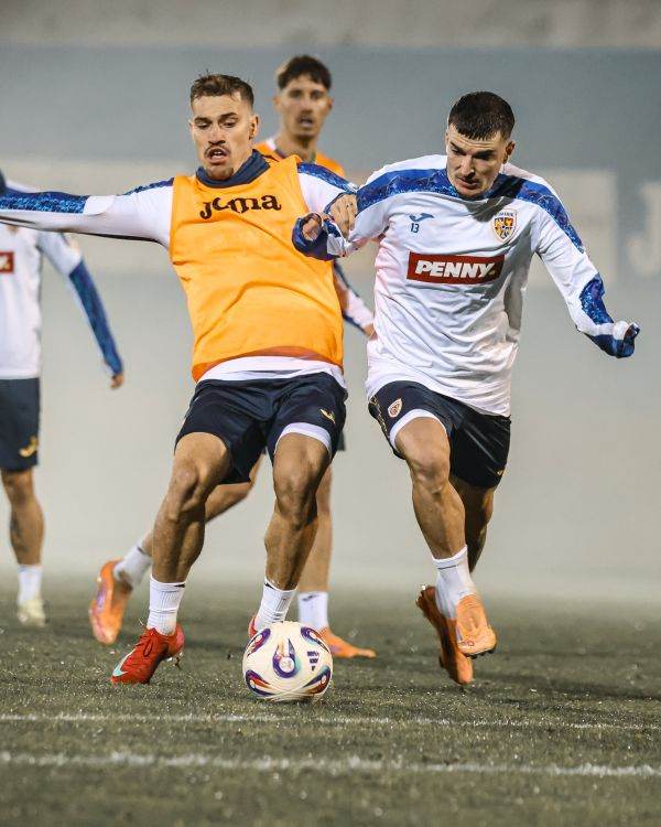 National team training, Olaru and Mihaila.Photo source: facebook / Echipa naţională de fotbal a României